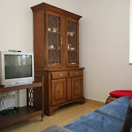 102118 House In *